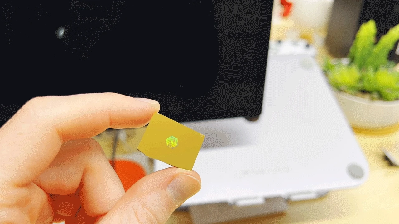 50 nanometers of gold on glass catan board